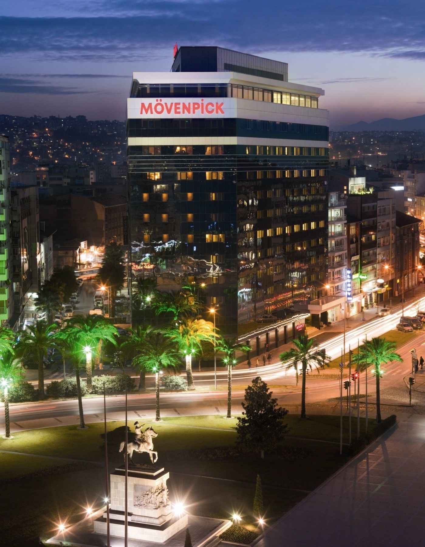 Movenpick Hotel Izmir Exterior photo